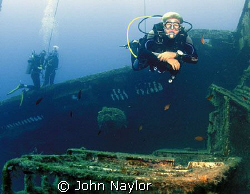 divers on xenobia wreck by John Naylor 